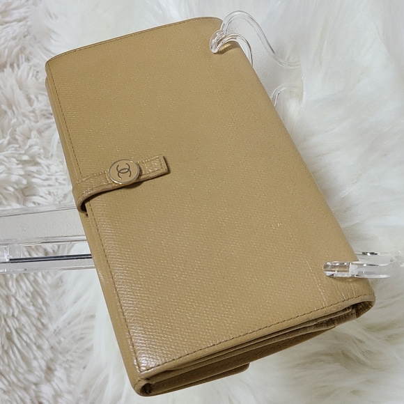 💯 Authentic Chanel Wallet-  Bifold ✨️ - Picture 1 of 14